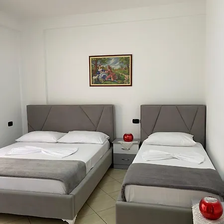Rikardo Apartament Appartement Vlorë